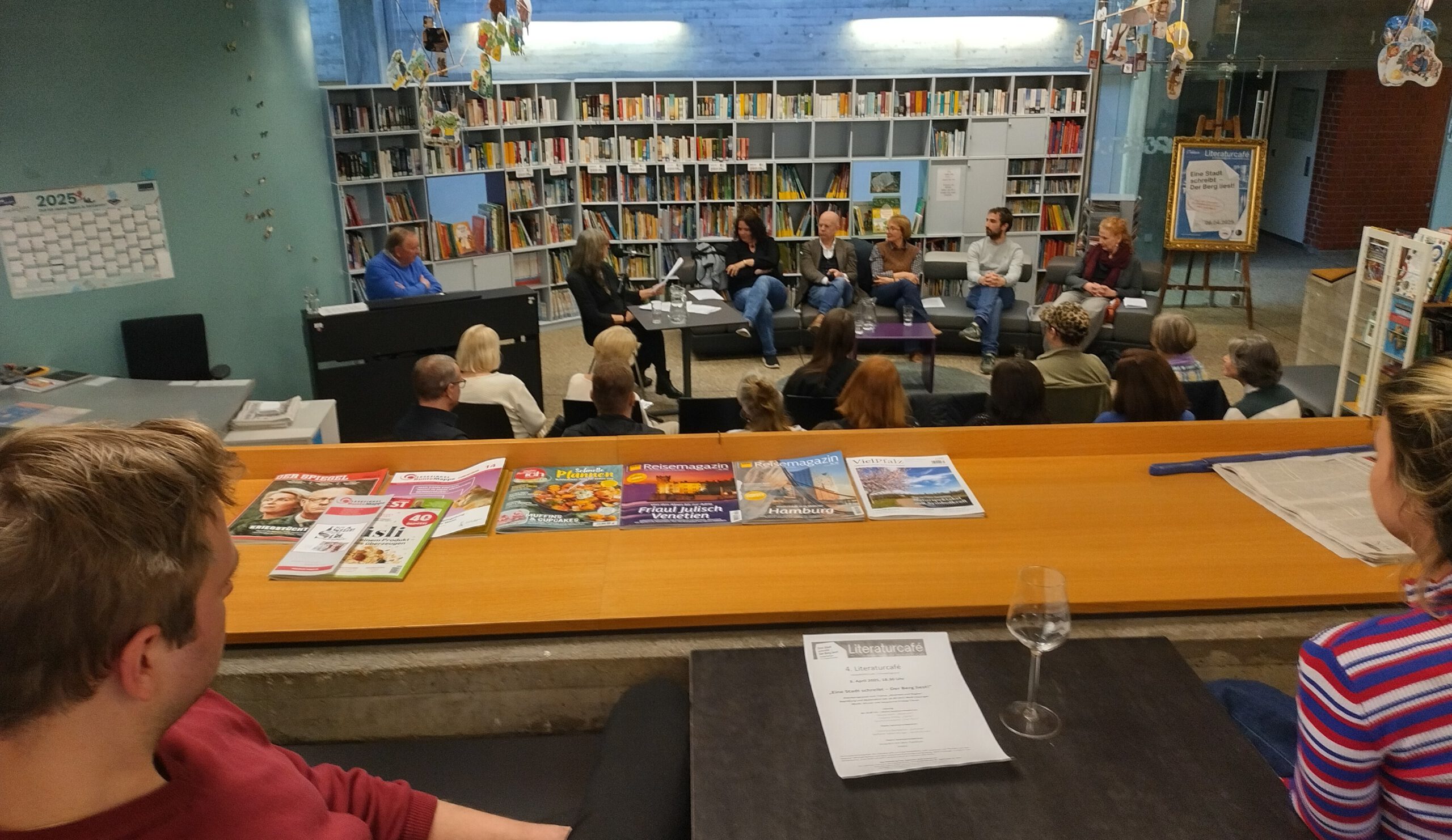 Literaturcafé am 8. April 2025 mit dem Jazz-Pianisten Philipp Clauer vom Weingut Clauer