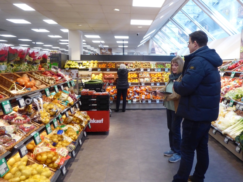 aqb-Geschäftsführer Sebastian Kern mit Em-Box-Redakteurin)