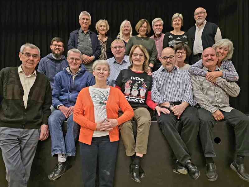 Unter den Tänzern und Tänzerinnen sind auch schon einige vom Berg zu finden.