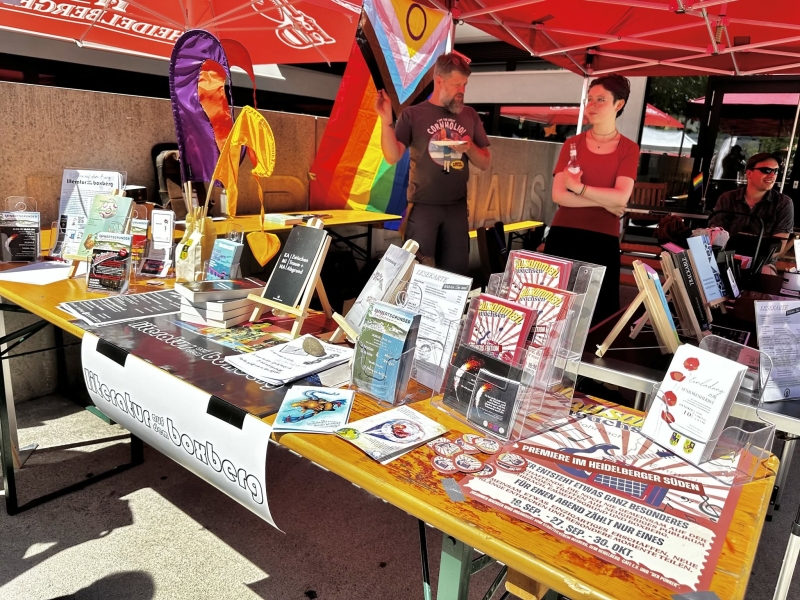 Am Stand Daniel Kubirski und Anna Messer